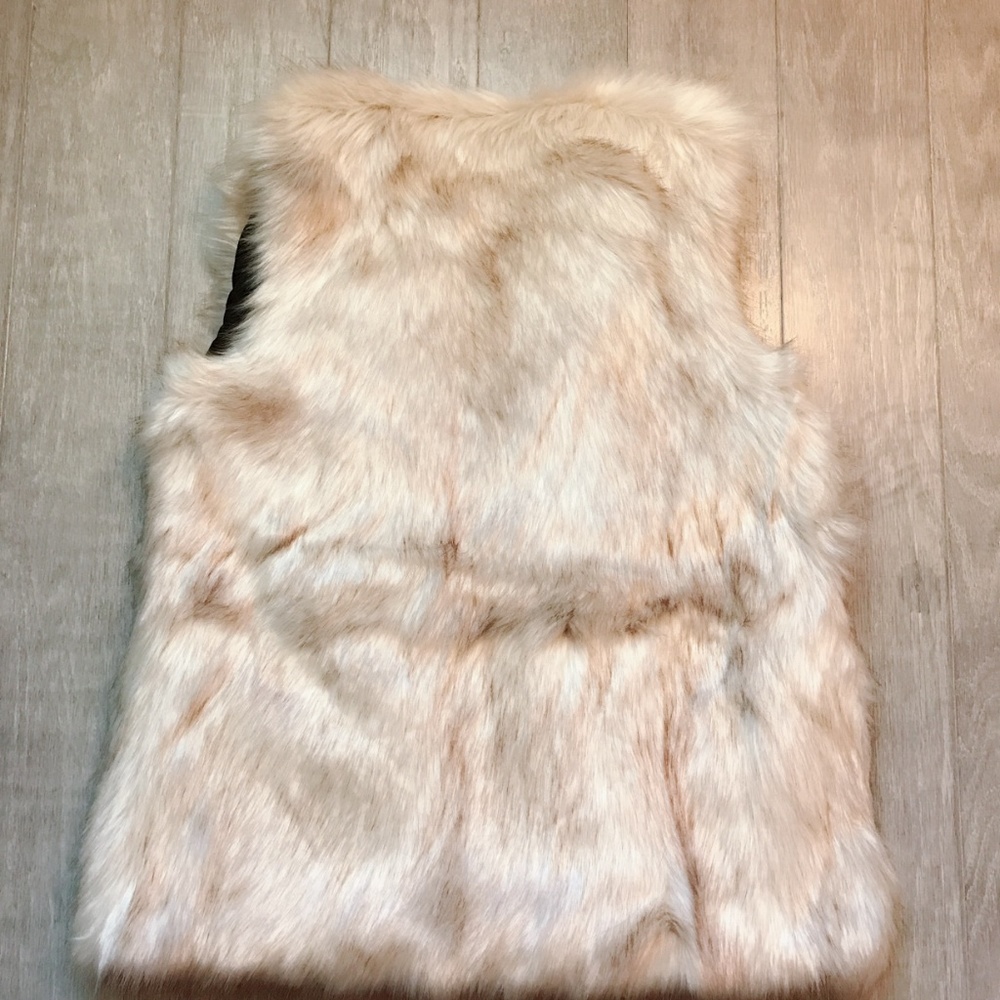 ZARA  Faux Fur Waistcoat:Ice, US S, M/EUR S, M - Picture 7 of 7